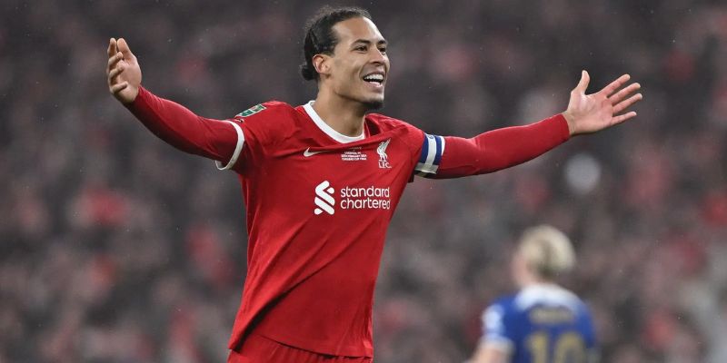 Đội Hình Liverpool - Siêu Đội Hình Kế Thừa Từ Jurgen Klopp 6 Virgil van Dijk là cầu thủ quan trọng nhất ở hàng phòng ngự