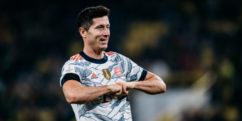 Vua Phá Lưới Bundesliga | Danh Hiệu Của Các Tiền Vệ Số 1 6 Mùa giải 2020-21 chứng kiến Lewandowski phá vỡ kỷ lục của huyền thoại Gerd Muller